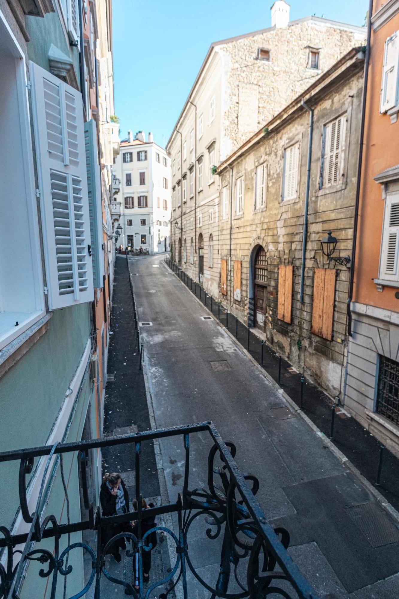 Le Finestre Boutique Apartments Trieste Eksteriør billede