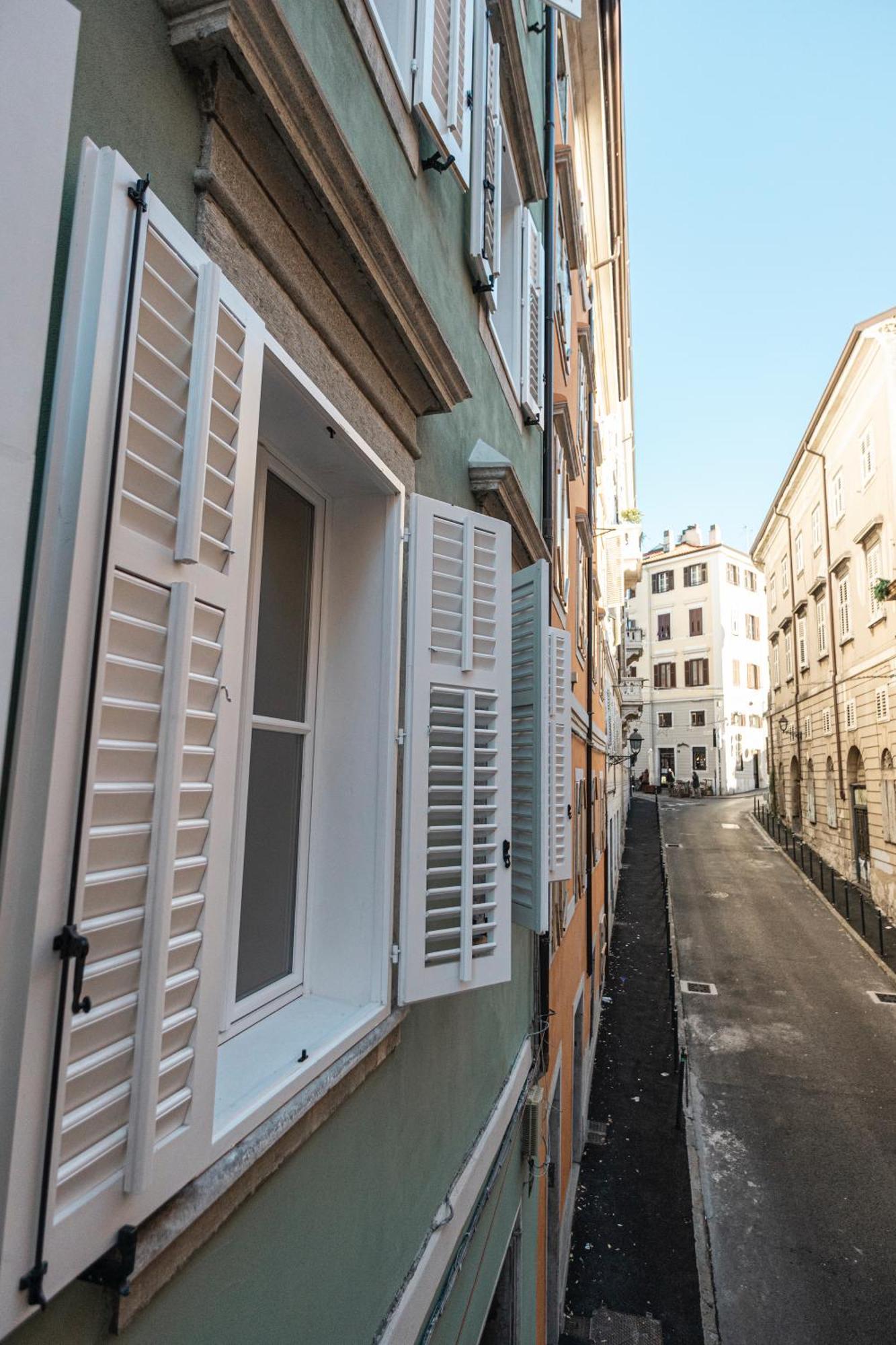 Le Finestre Boutique Apartments Trieste Eksteriør billede